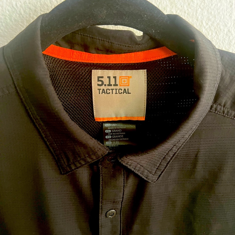 5.11 tactical men’s size Large short sleeve shirt. Snaps in front. Lightweight.